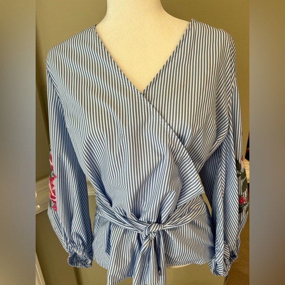 INC International Concepts New Blue and White Pinstripe wrap/tie zippered blouse - Picture 1 of 10